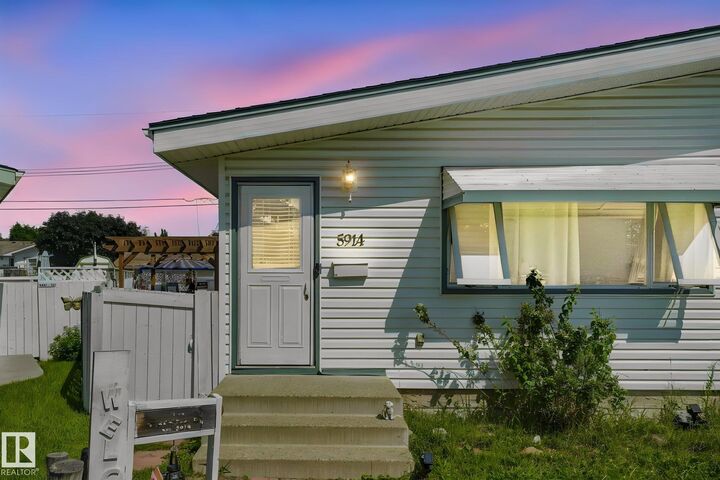 Property Photo:  5914 91 Avenue NW  AB T6B 0R4 