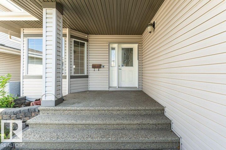 Property Photo: 2827 Terwillegar Wynd NW AB T6R 3R8
