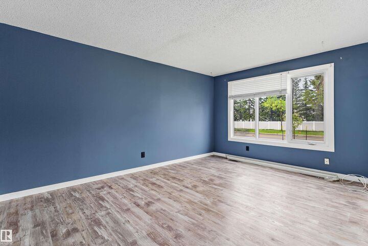 Property Photo:  10930 Beaumaris Road NW  AB T5X 1Z6 