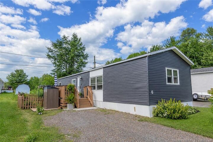 6 Holly Court — photo 1