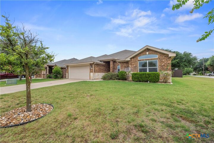 Property Photo:  1816 Carriage House Drive  TX 76502 