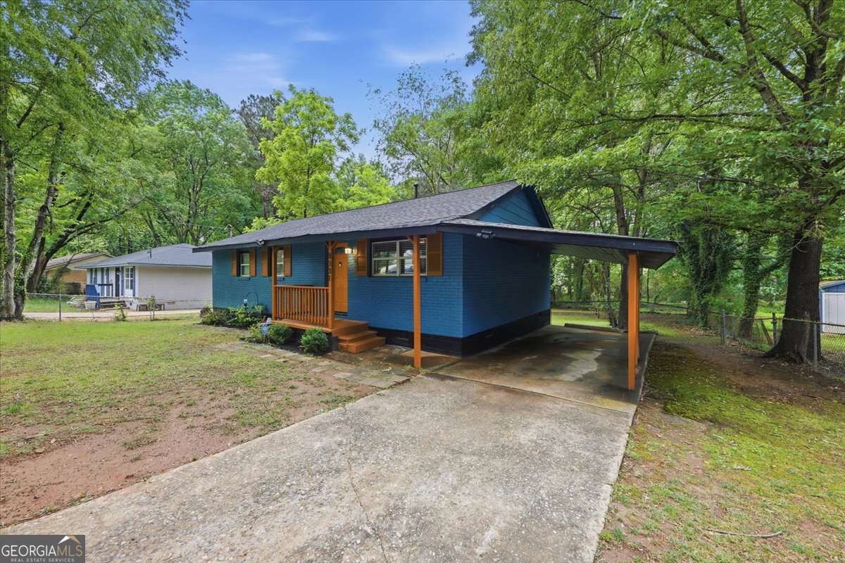 Property Photo: 8331 Attleboro Drive GA 30238