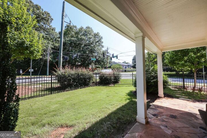 Property Photo: 655 Oglethorpe Avenue GA 30606