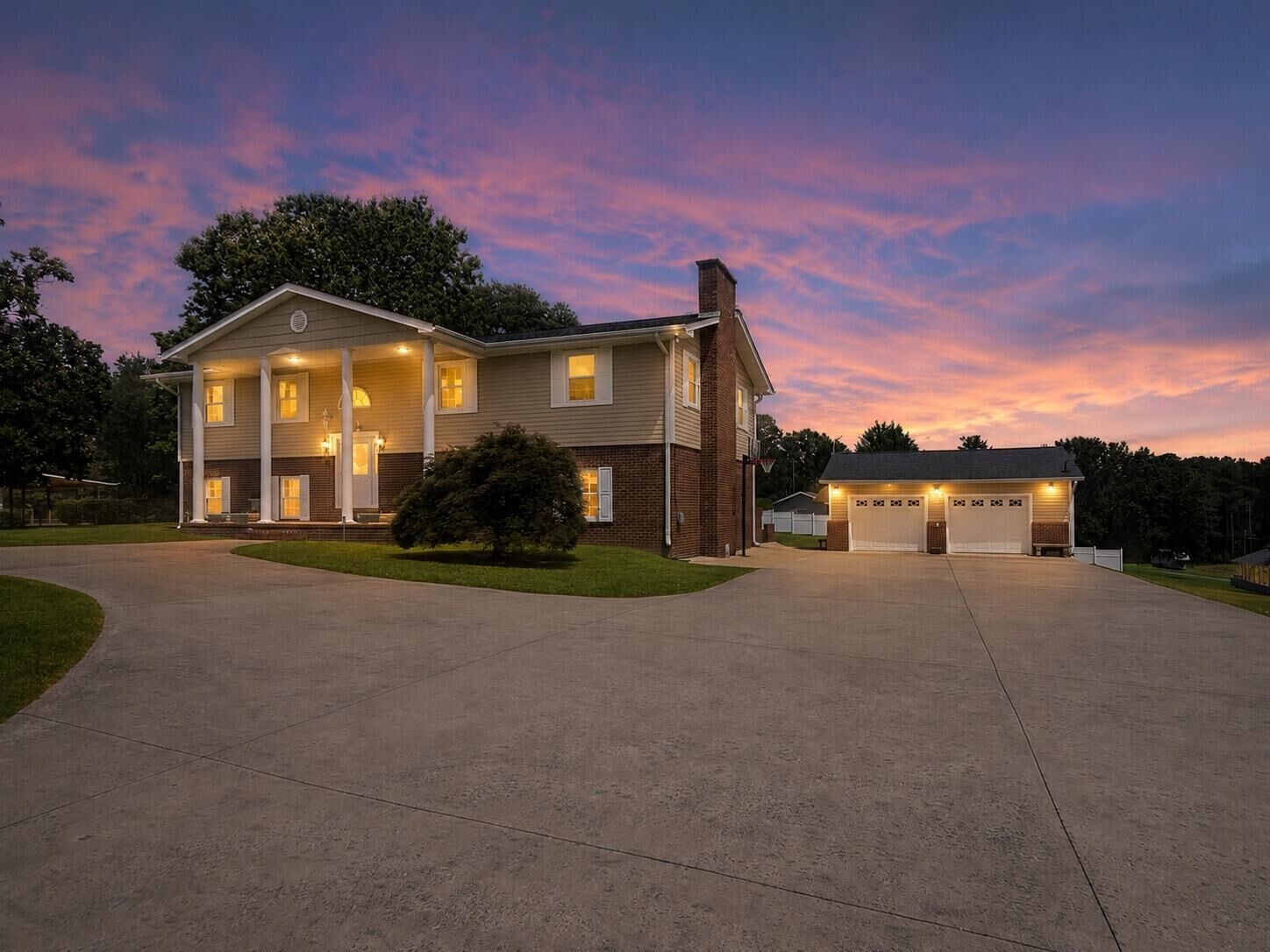 Property Photo: 1220 Doctor Lee Avenue AL 35740