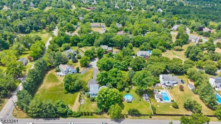 Property Photo: 9 Mills Ct NJ 08822