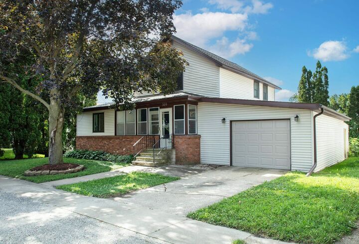 Property Photo:  309 Woodbridge St.  IA 50658 