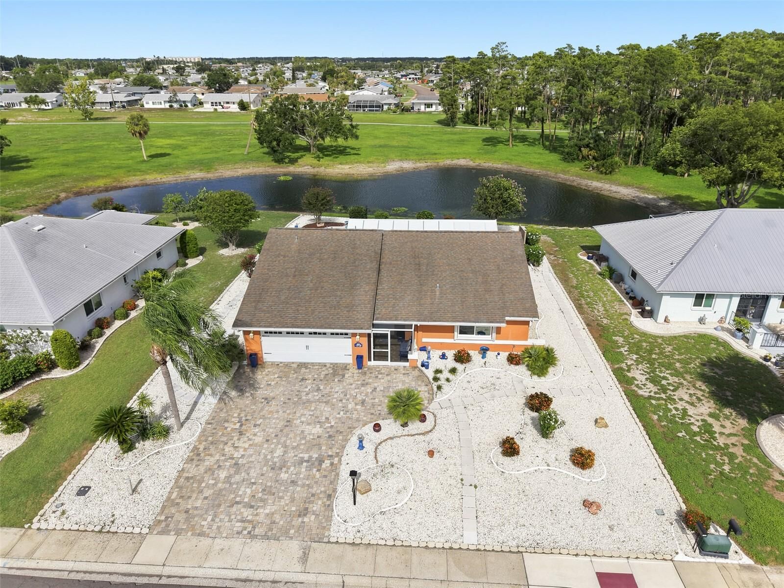 Property Photo: 1002 El Rancho Drive FL 33573