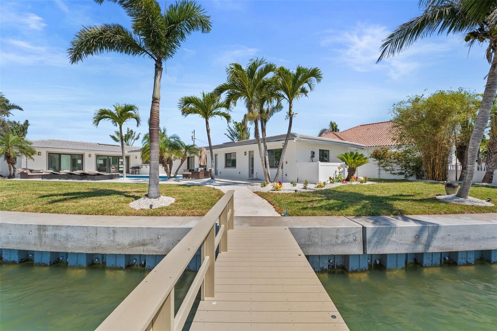 Property Photo: 11050 7th Street E FL 33706