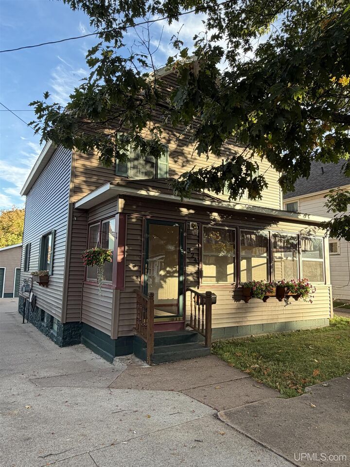 Property Photo: 324 W Ridge Street MI 49849-1934