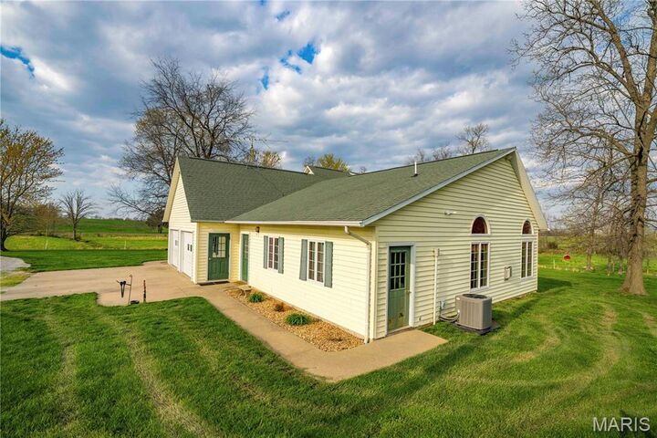 Property Photo: 18320 State Highway Kk MO 63781