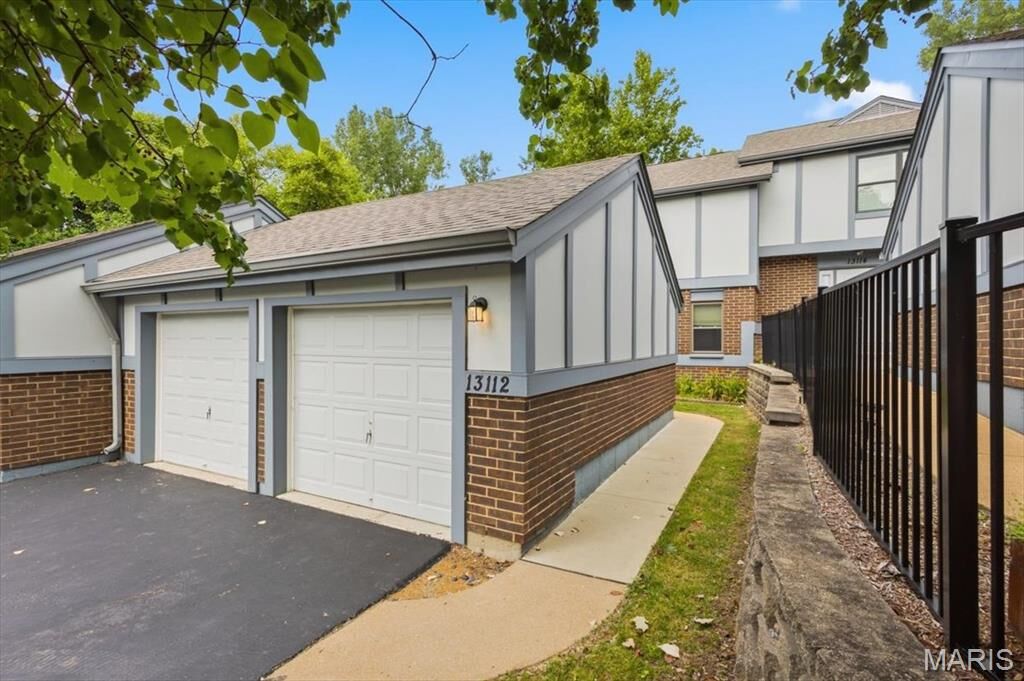 Property Photo: 13112 Royal Pines Drive MO 63146