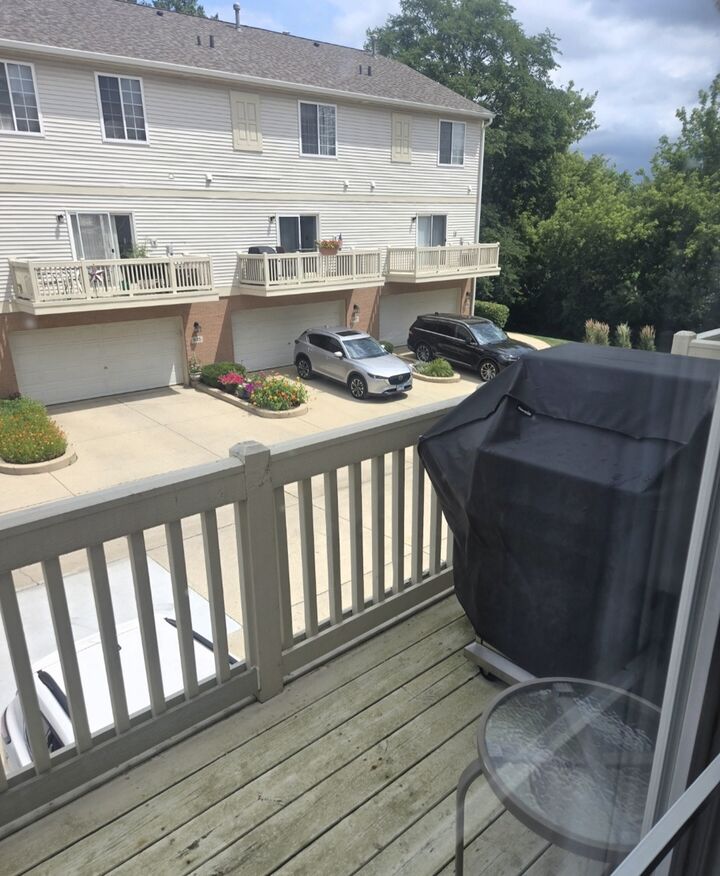 Property Photo: 927 Pheasant Trail 927 IL 60174