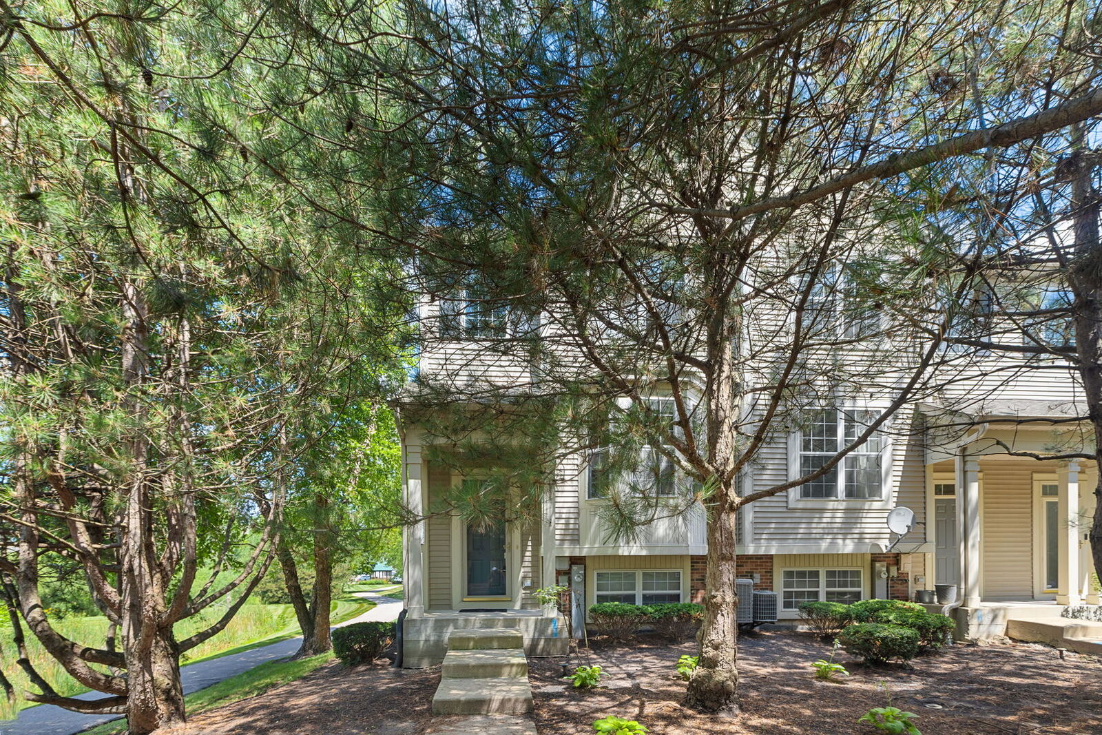 Property Photo: 31632 Tall Grass Court 31632 IL 60051
