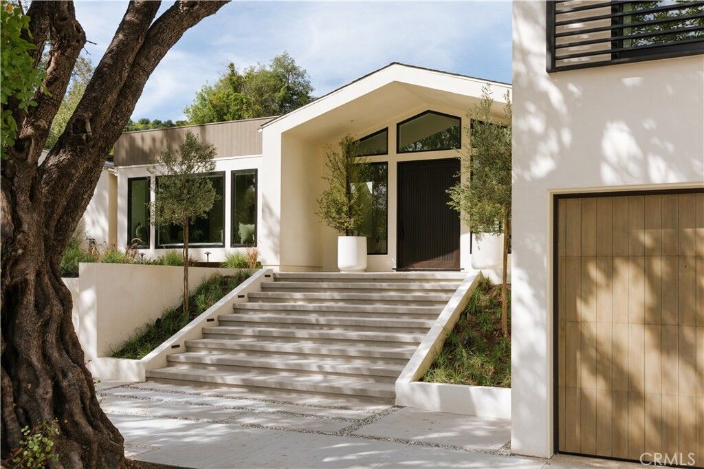 Property Photo:  12162 Laurel Terrace Drive  CA 91604 