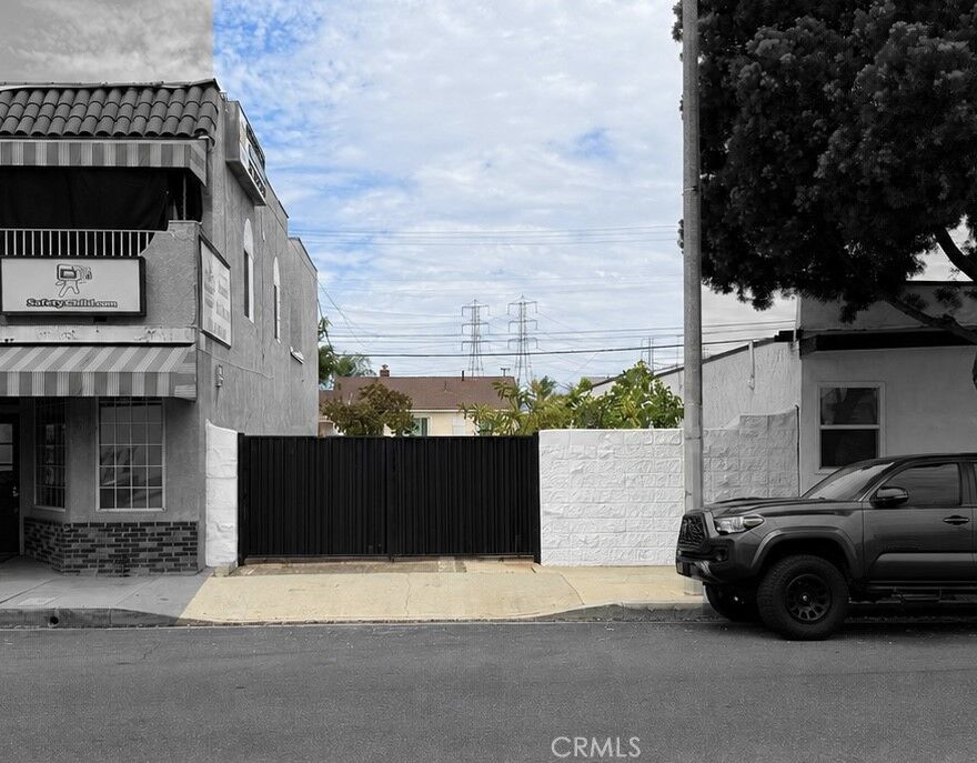 Property Photo:  2616 W Beverly Blvd  CA 90640 