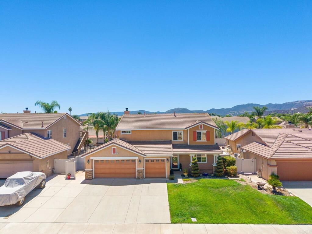 Property Photo:  23133 Teil Glen Road  CA 92595 