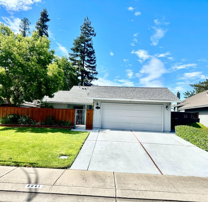 Property Photo:  2641 Meadow Lake Drive  CA 95207 