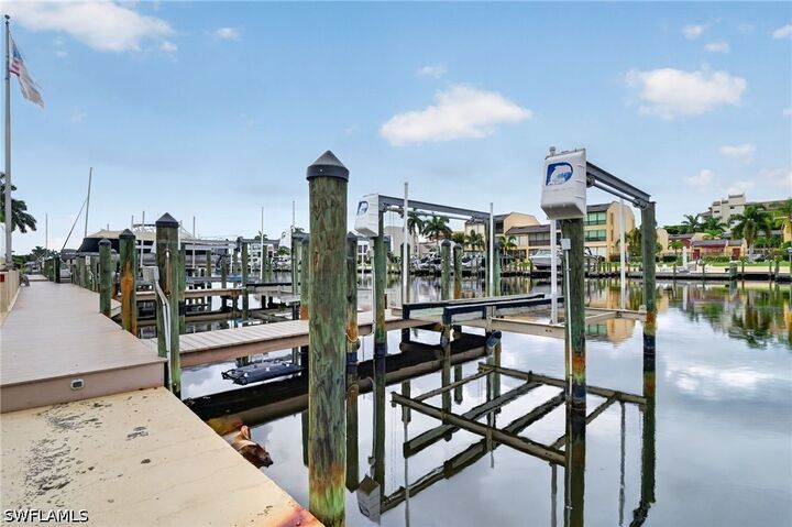 Property Photo: 4025 SE 19th Place 209 FL 33904