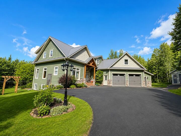 Property Photo: 1927 Clarkin Road PE C0A 1Y0