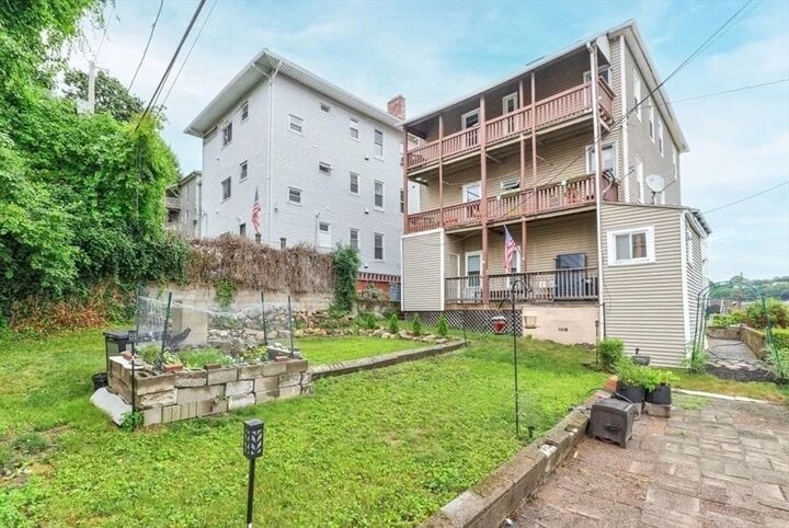 Property Photo: 11 Shamrock St MA 01605