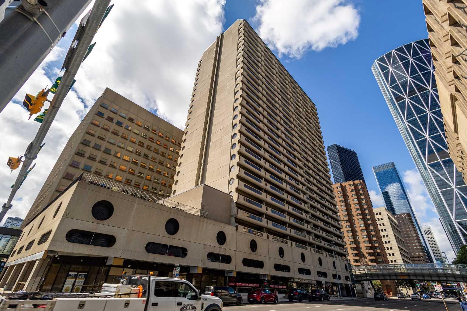 Property Photo: 221 6 Avenue SE 1505 AB T2G 4Z9
