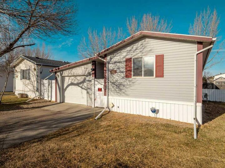 Property Photo: 206 Station Boulevard AB T1M 1P5