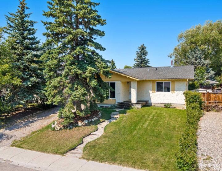 Property Photo: 125 Carr Place AB T1S 1E2