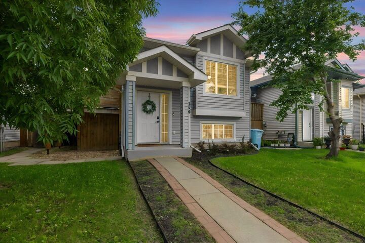 136 Parry Crescent — photo 1