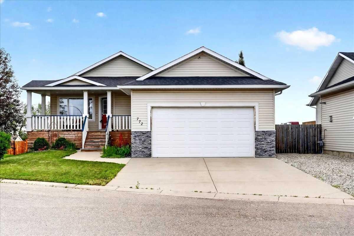 Property Photo: 772 Carriage Lane Drive AB T0M 0N0