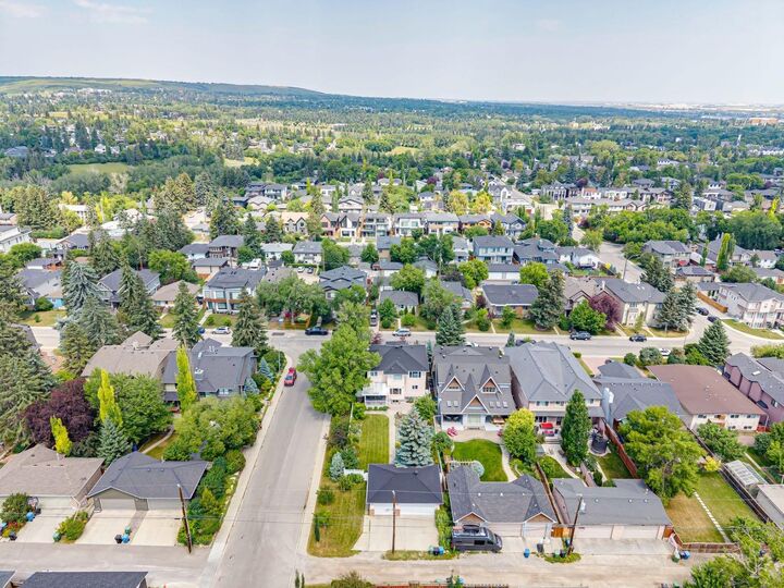 Property Photo: 739 24 Avenue NW AB T2M 1X8