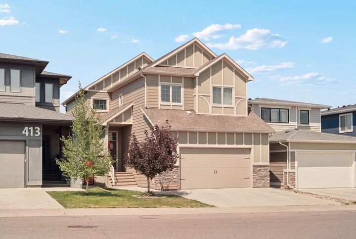 Property Photo: 409 Devonia Way W AB T1J 5J7