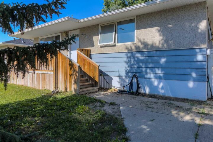 Property Photo: 830 9 Street N AB T1H 1Z5