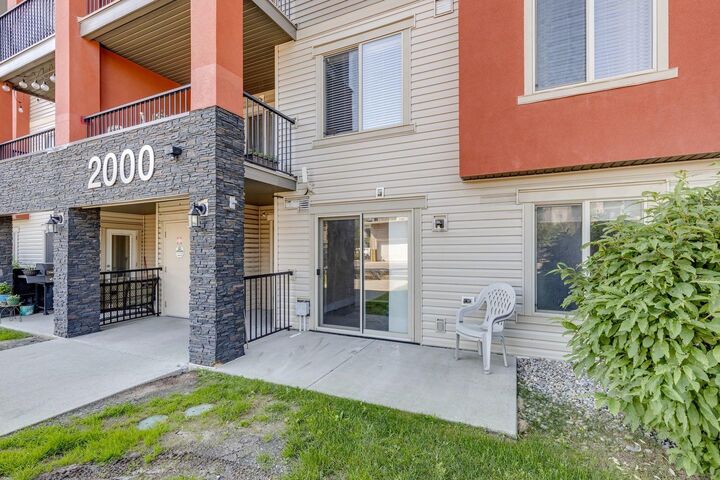 Property Photo:  403 Mackenzie Way SW 2117  AB T4B 3V7 