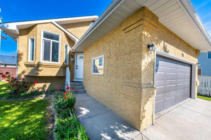 Property Photo: 98 Del Ray Road NE AB T1Y 6V6