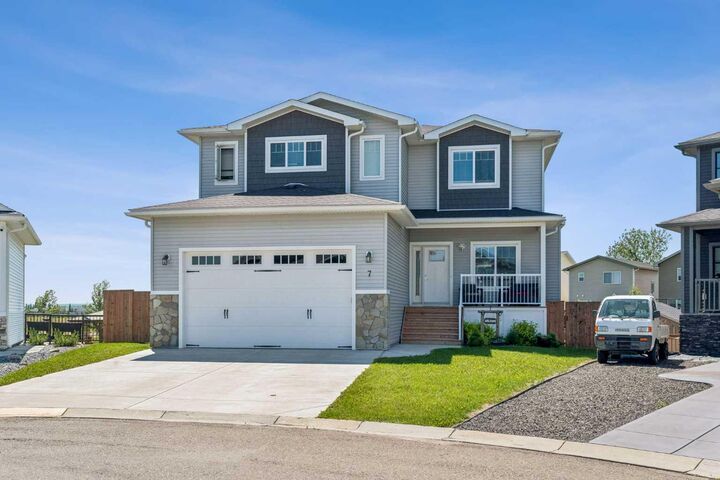 7 Bishop Circle — photo 1