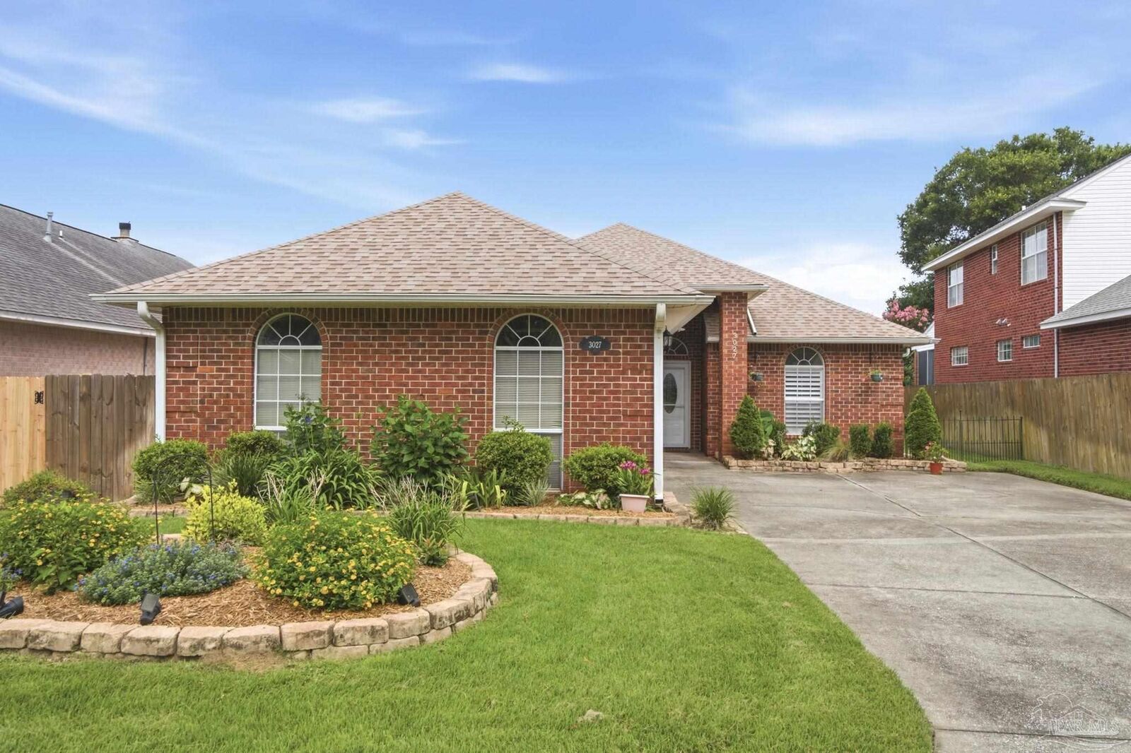 Property Photo: 3027 Oak Pointe Dr FL 32505