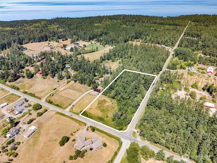 Property Photo: 2190 Hastings Avenue W WA 98368