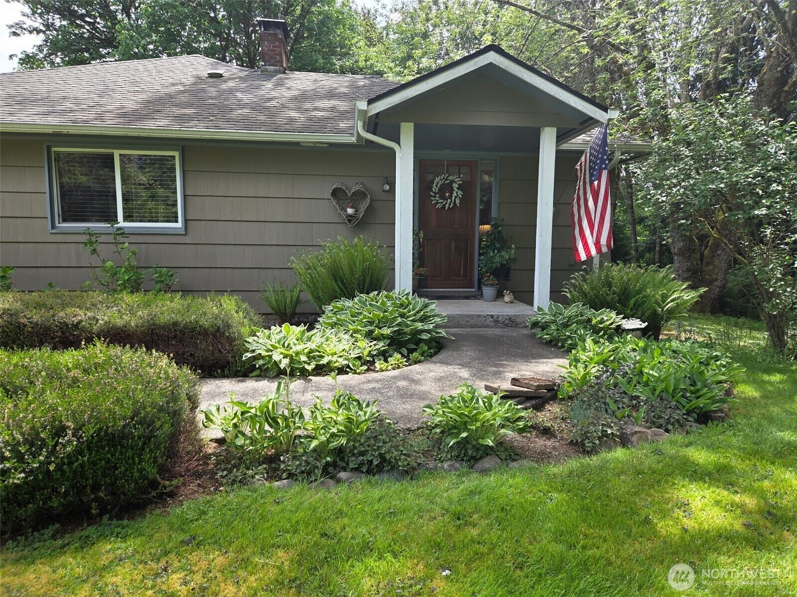Property Photo: 98 W Wishkah WA 98520
