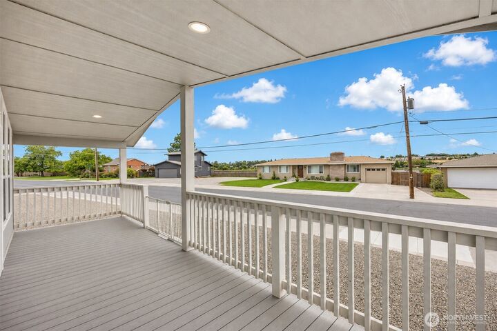 Property Photo: 906 S C Street WA 98837