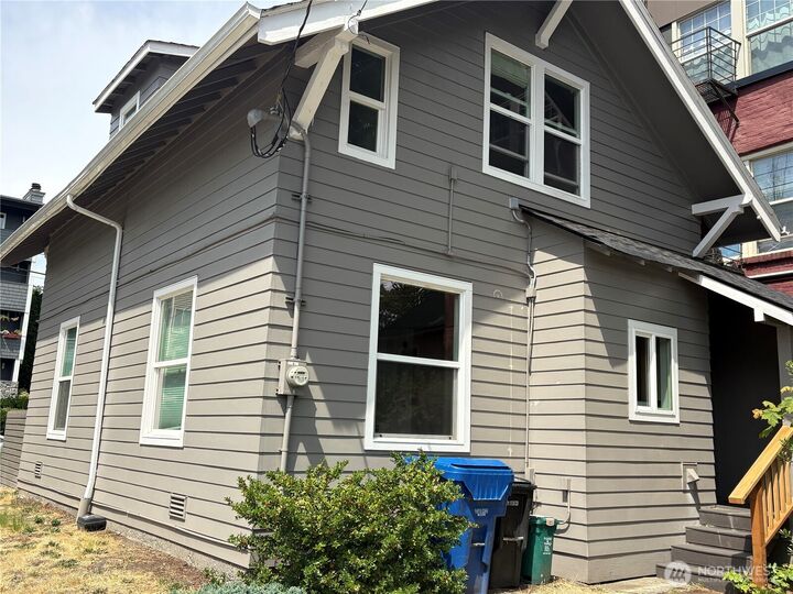 Property Photo: 1728 18th Avenue WA 98122