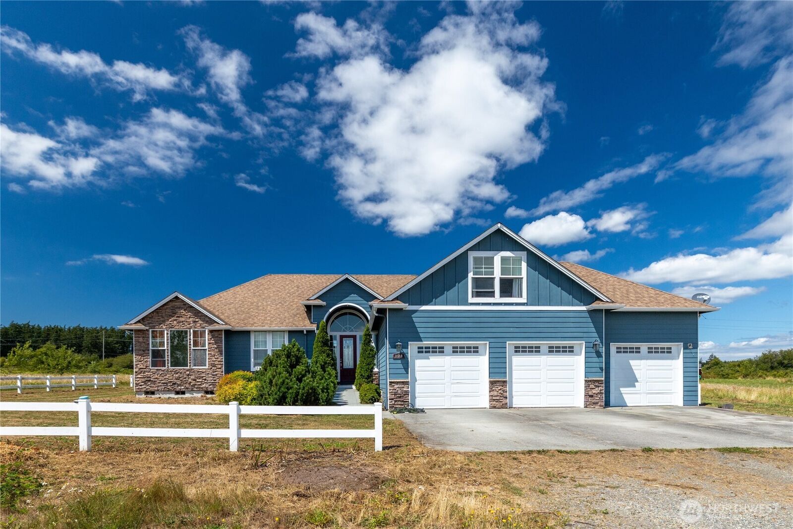Property Photo:  130 W Crescent Harbor Road  WA 98277 