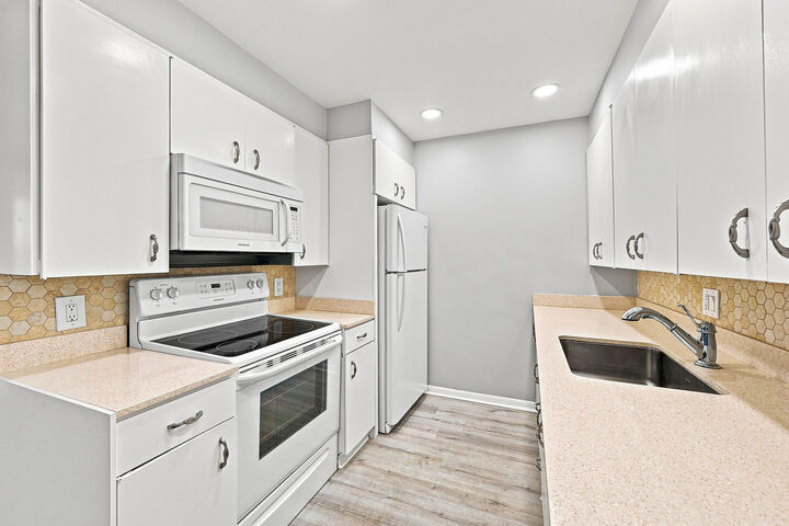 Property Photo: 2404 Antigua Circle G4 FL 33066