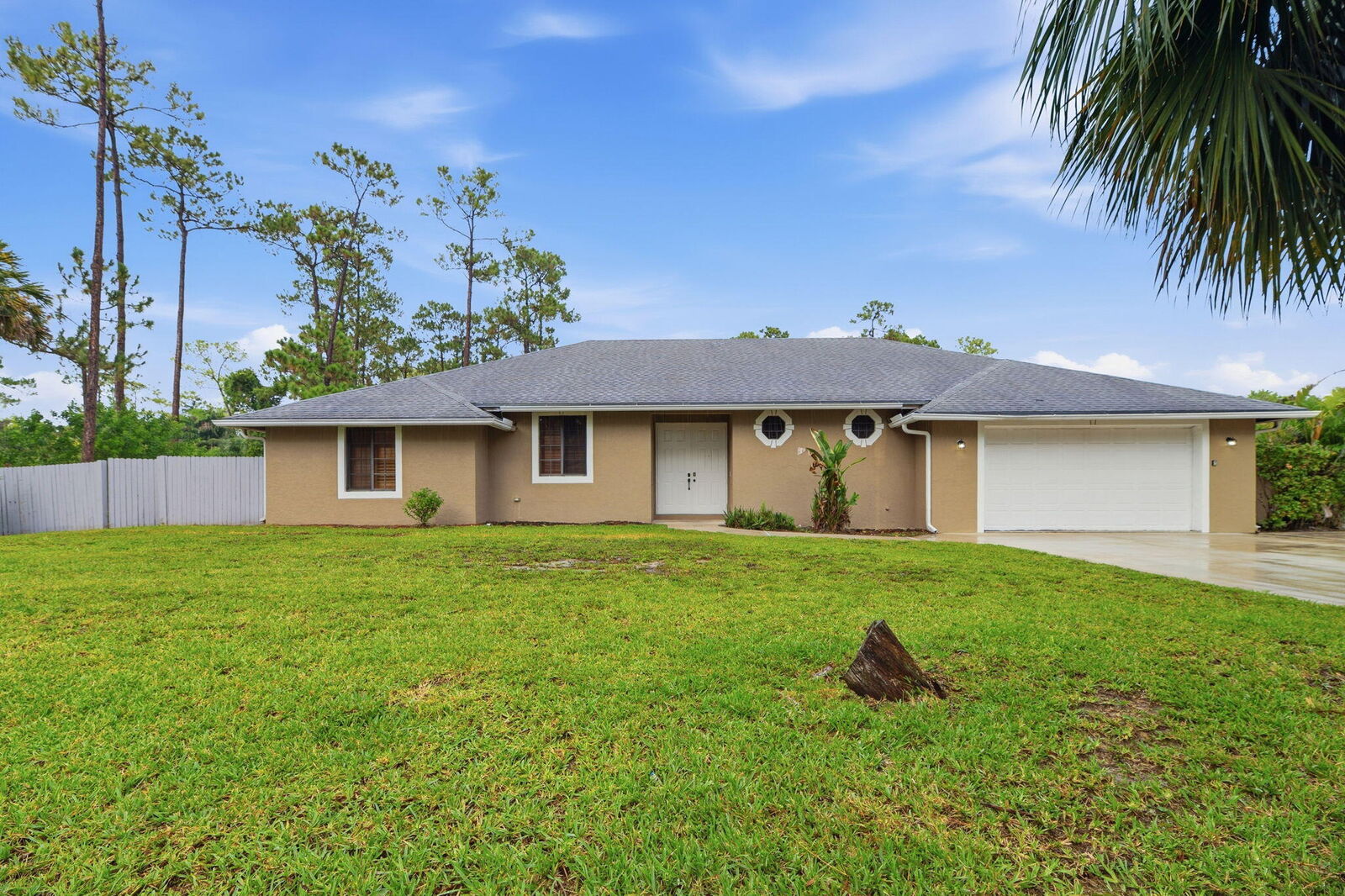 Property Photo:  15731 85th Road N  FL 33470 