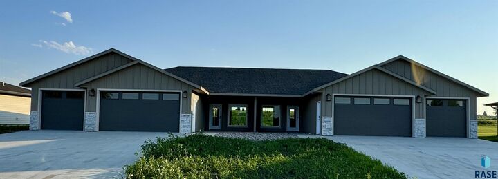 Property Photo:  601 Mill Pond Rd 1  IA 51246 