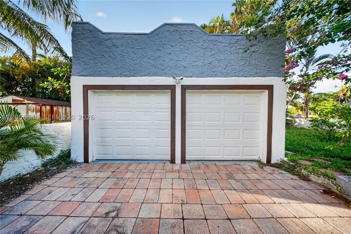 Property Photo: 331 NW 1st Ave FL 33435