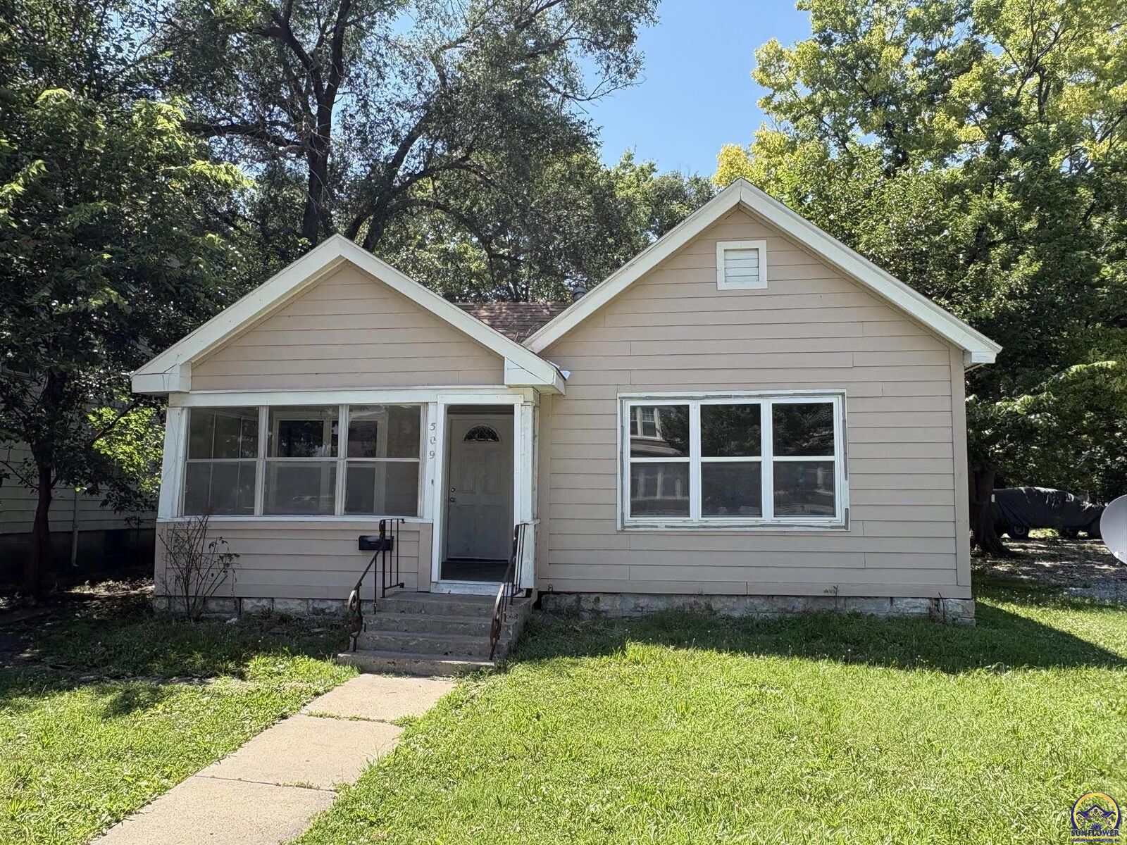 Property Photo: 509 Congress St KS 66801