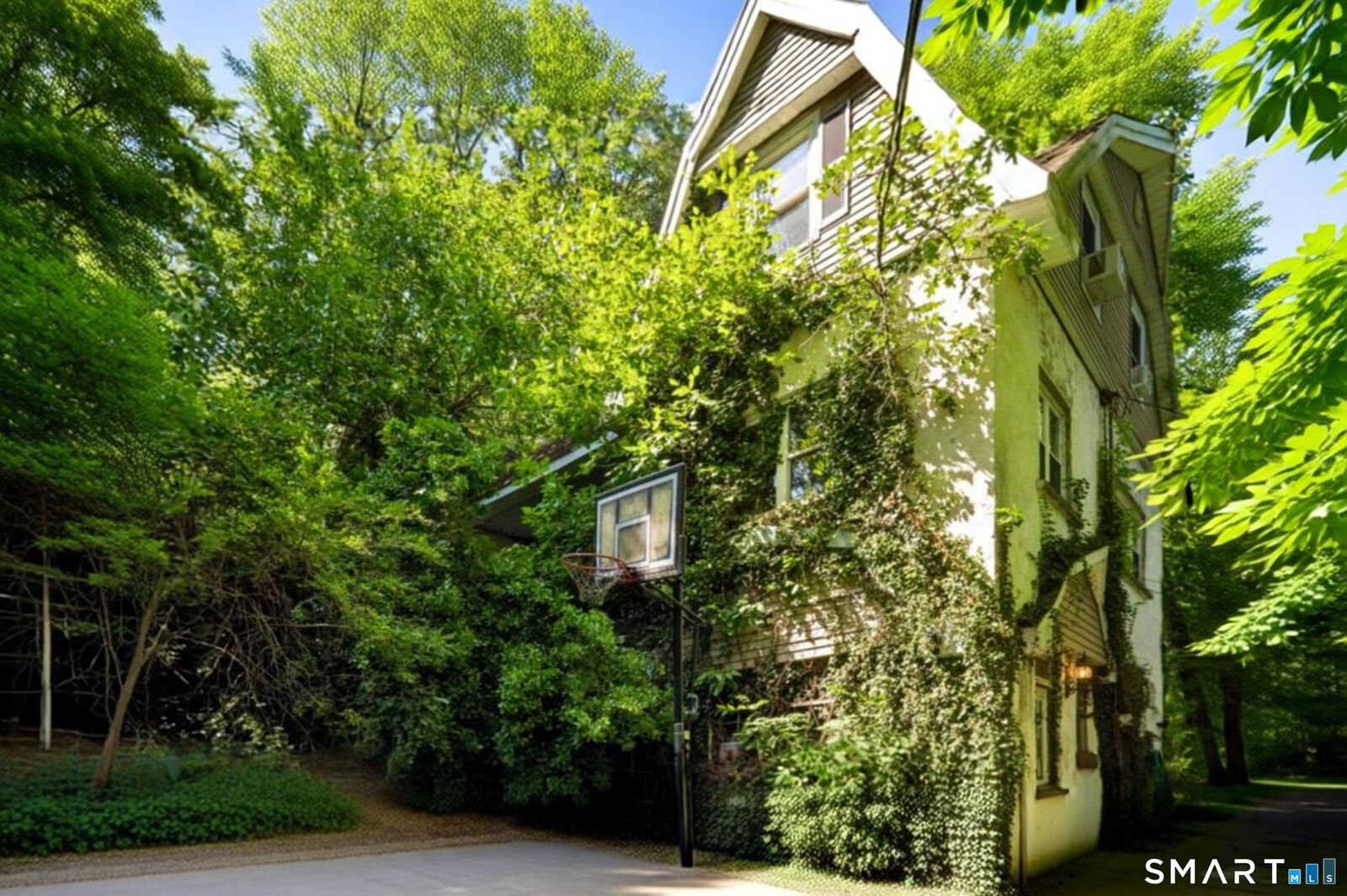 Property Photo: 180 Fresh Meadow Lane CT 06461