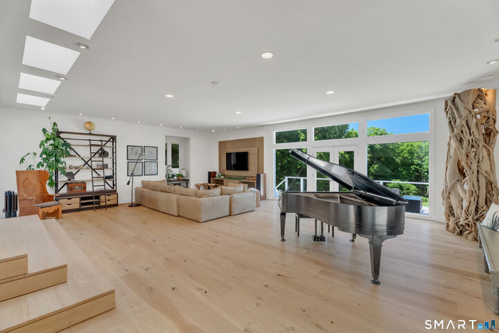 Property Photo:  24 Mark Twain Lane  CT 06896 