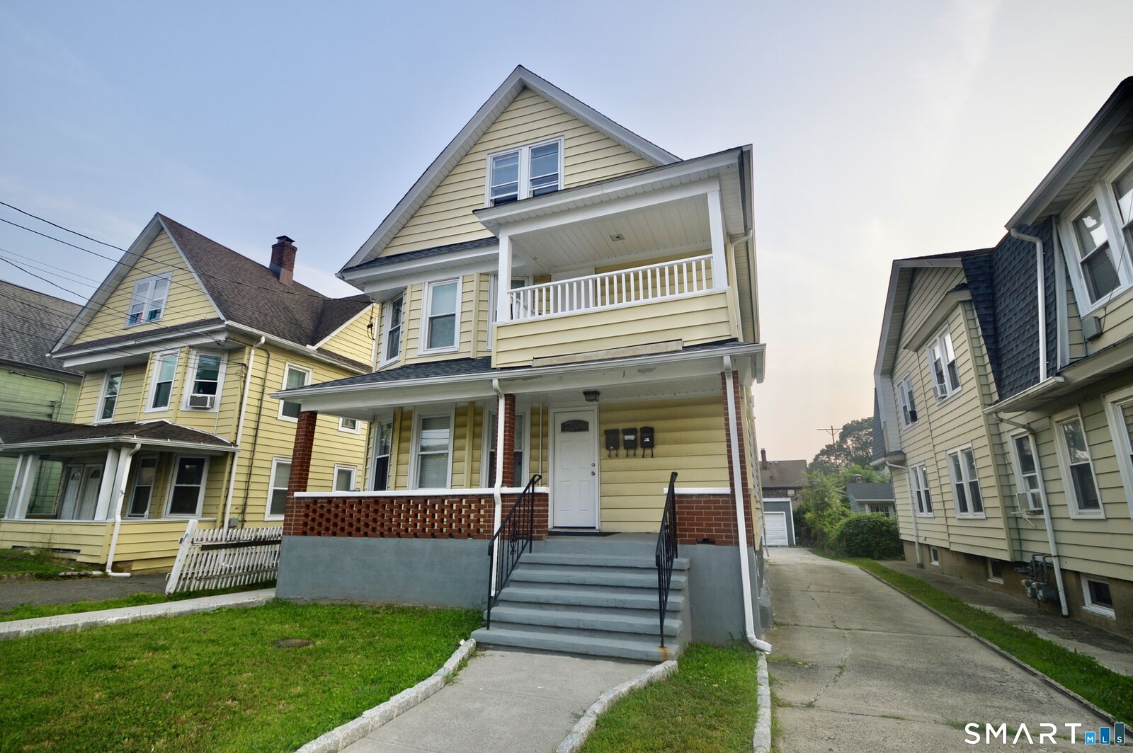 Property Photo:  809 Brewster Street  CT 06605 