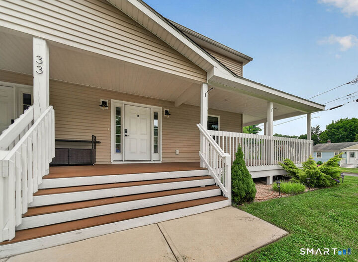 Property Photo:  33 West End Avenue B  CT 06405 